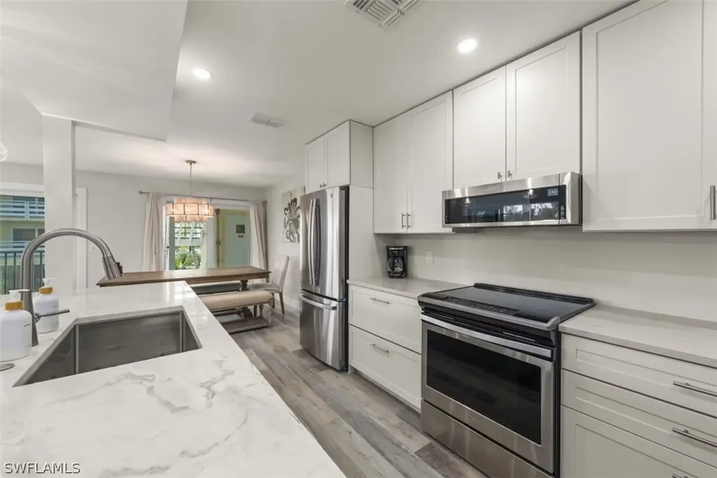 585 E Gulf Drive Sanibel FL 33957