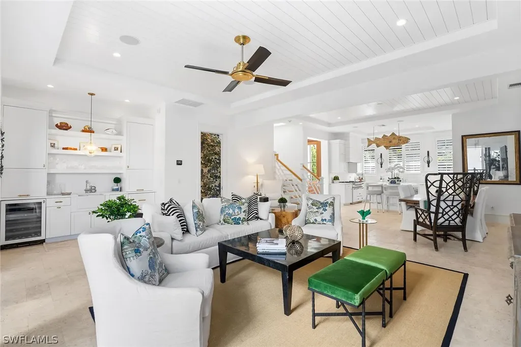 901 10th Avenue S Naples FL 34102