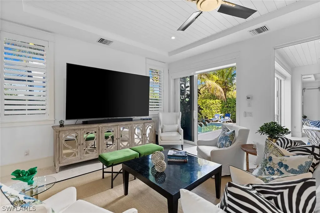 901 10th Avenue S Naples FL 34102