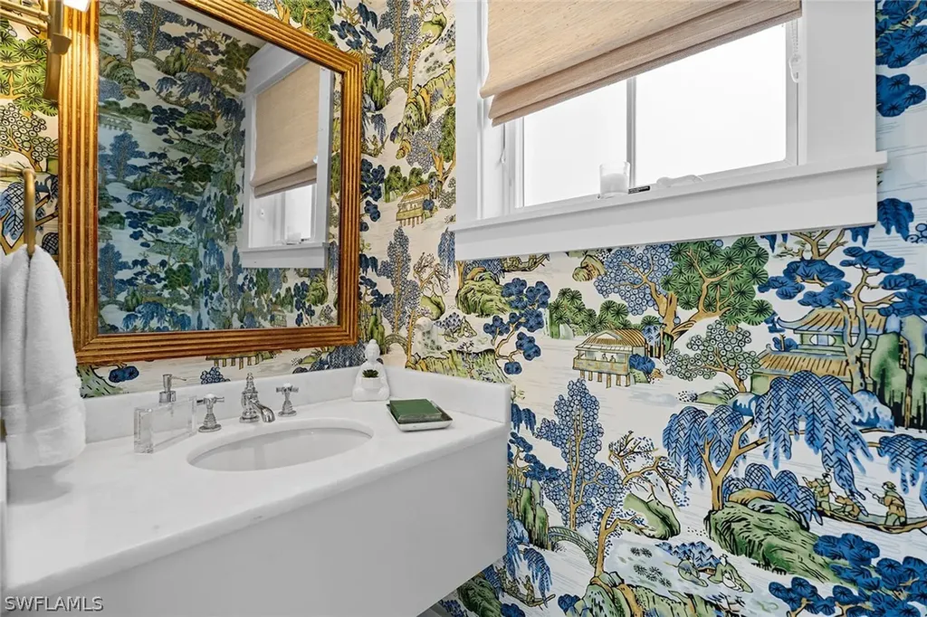 901 10th Avenue S Naples FL 34102
