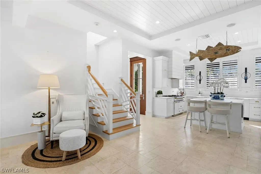 901 10th Avenue S Naples FL 34102