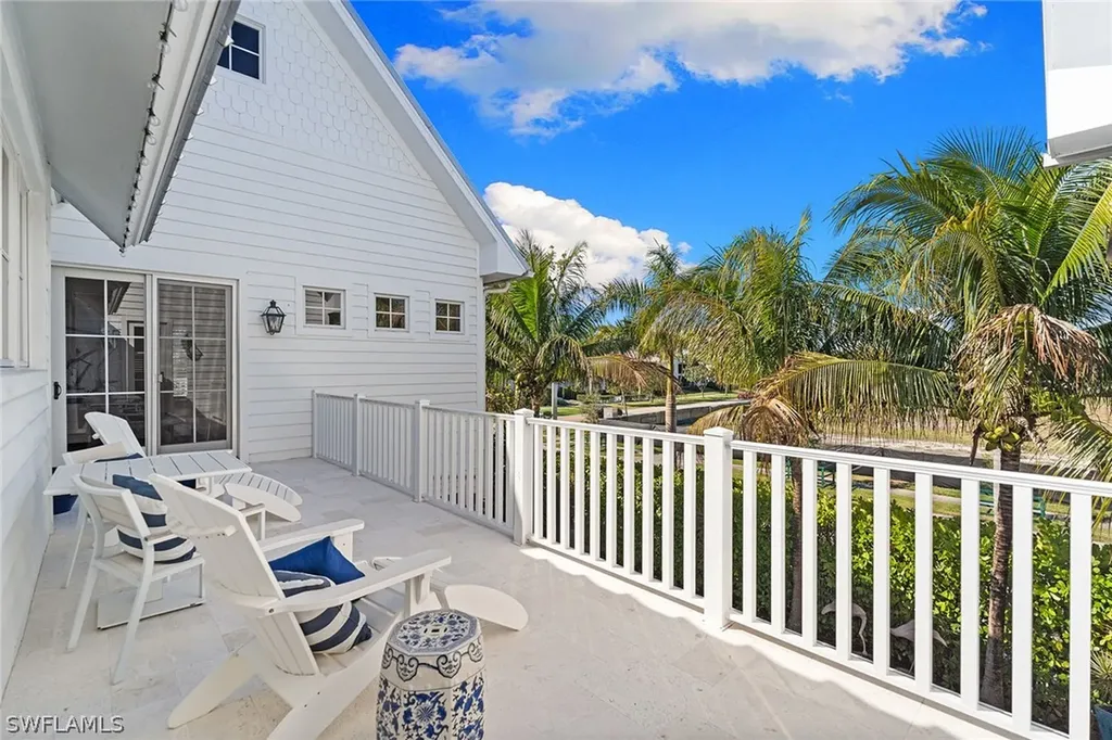 901 10th Avenue S Naples FL 34102