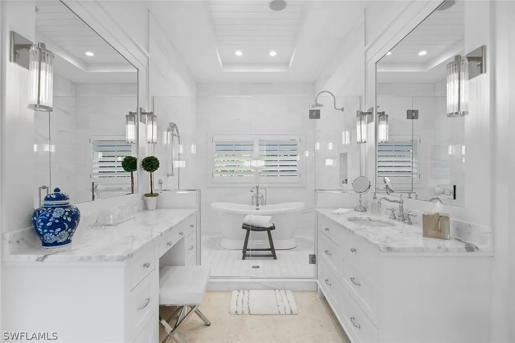 901 10th Avenue S Naples FL 34102