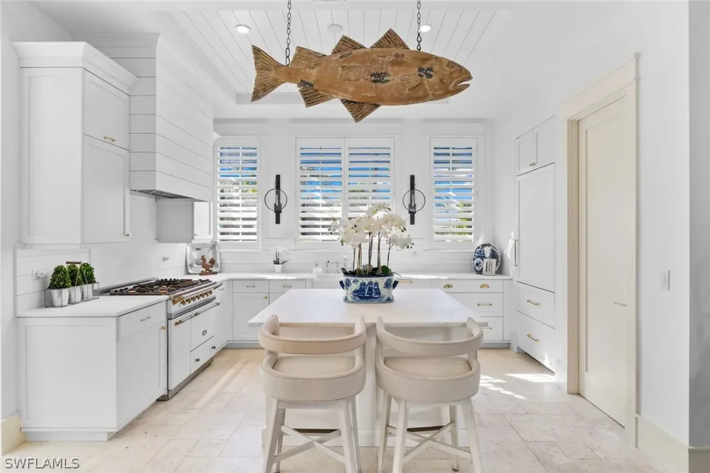901 10th Avenue S Naples FL 34102