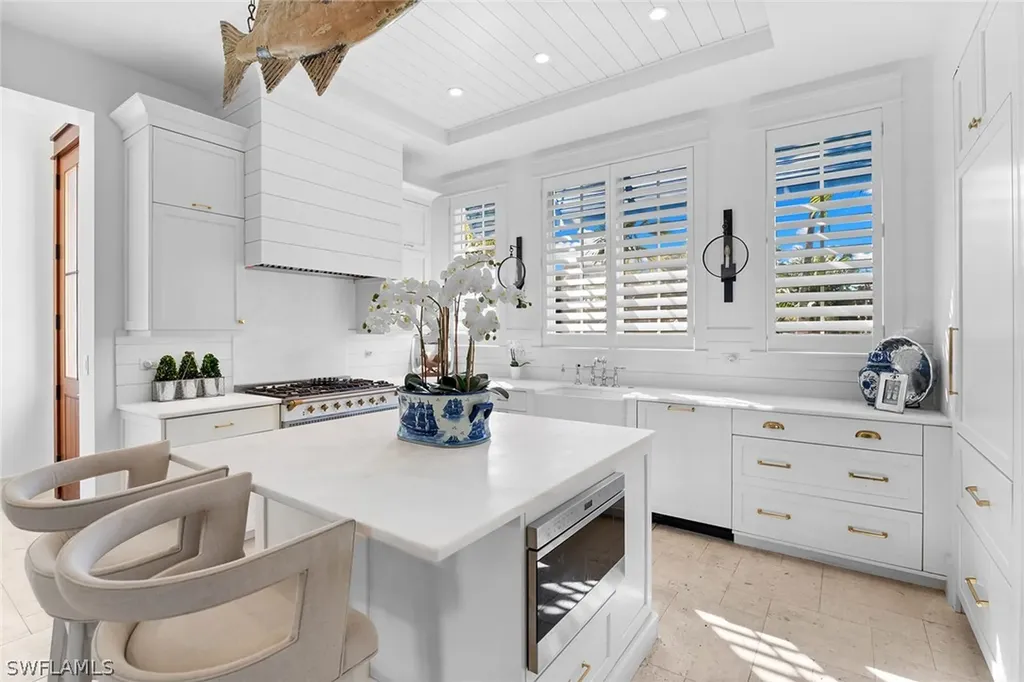 901 10th Avenue S Naples FL 34102