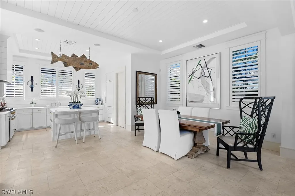 901 10th Avenue S Naples FL 34102