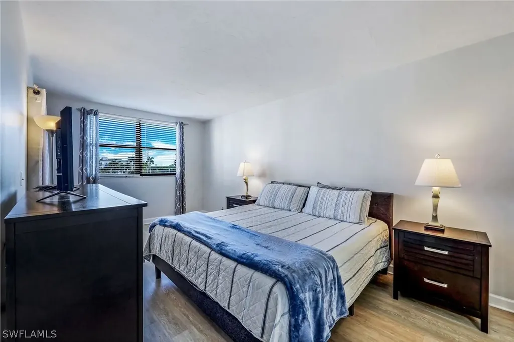 803 River Point Drive Naples FL 34102