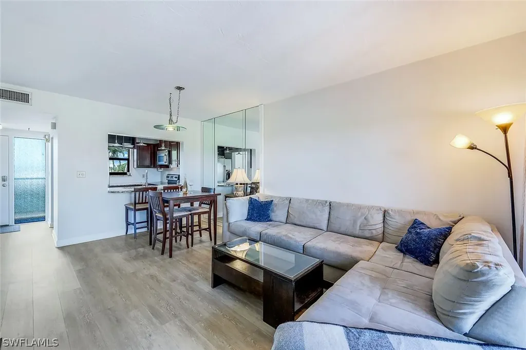 803 River Point Drive Naples FL 34102
