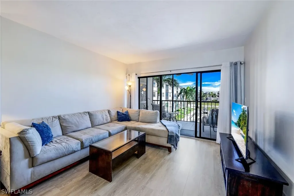 803 River Point Drive Naples FL 34102