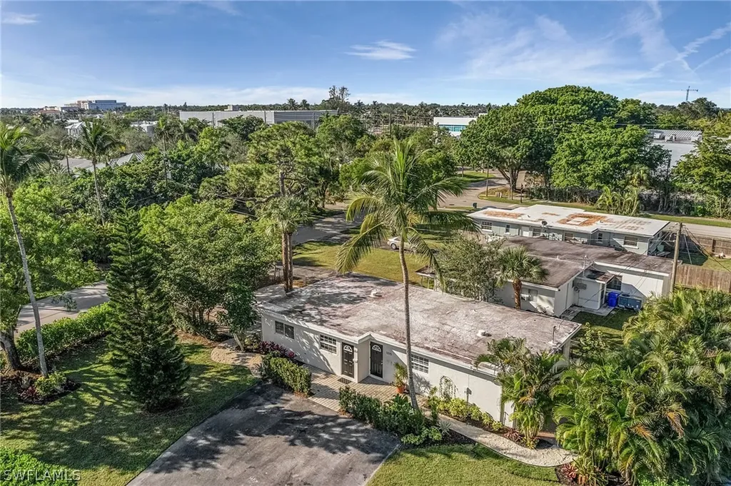 Naples FL, 1011 11TH Street N