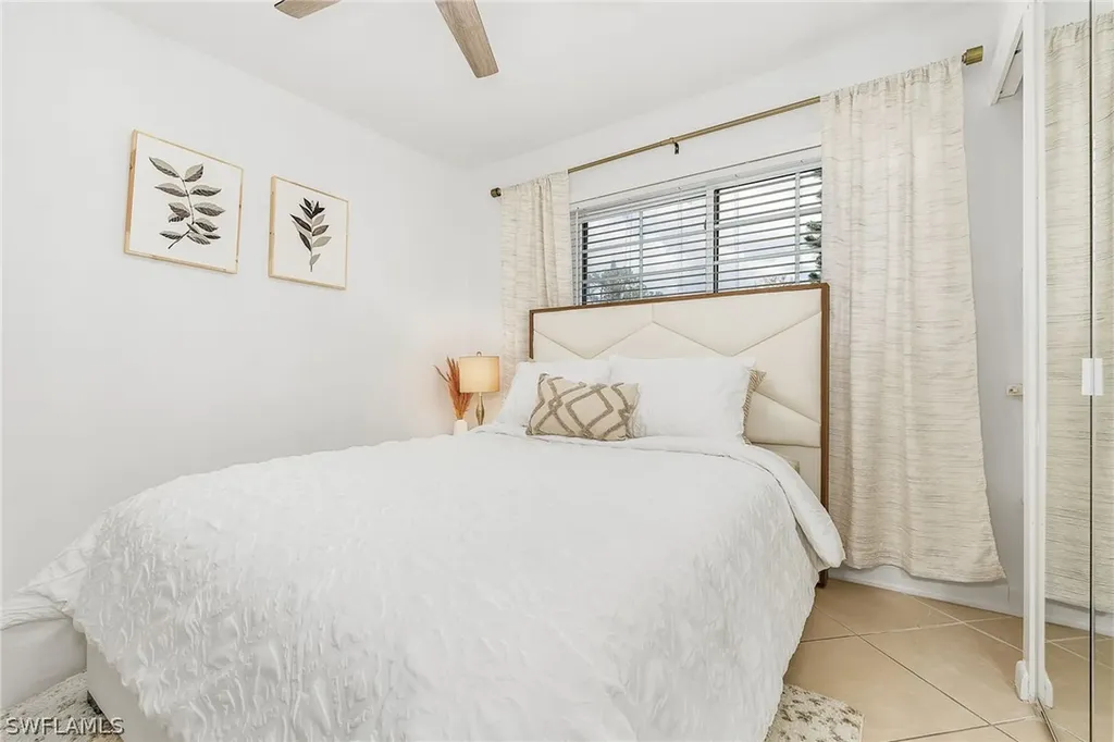 1011 11th Street N Naples FL 34102