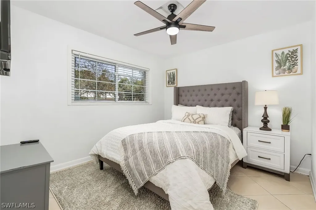 1011 11th Street N Naples FL 34102