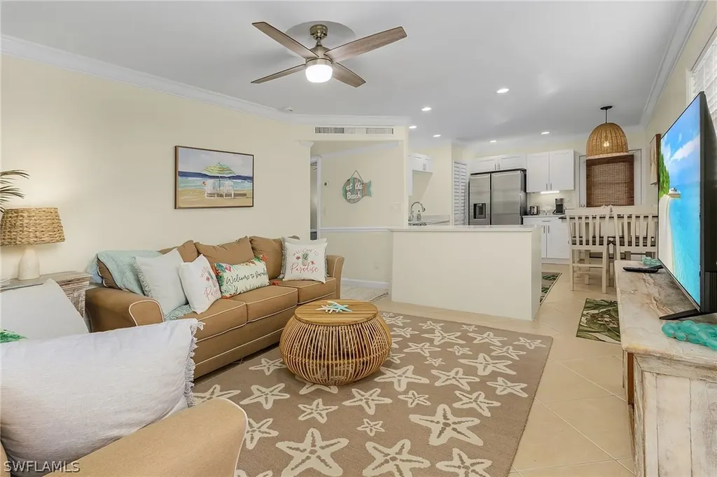 1011 11th Street N Naples FL 34102