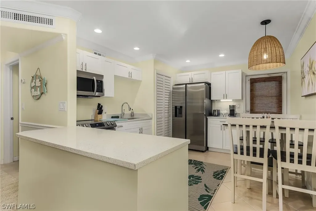 1011 11th Street N Naples FL 34102