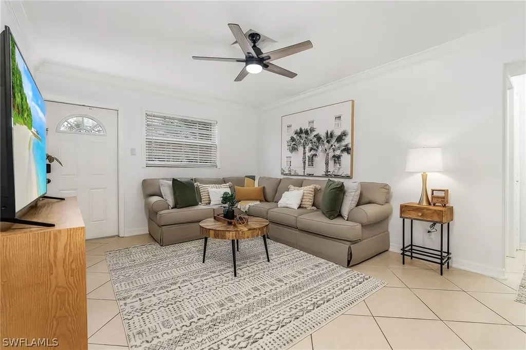 1011 11th Street N Naples FL 34102