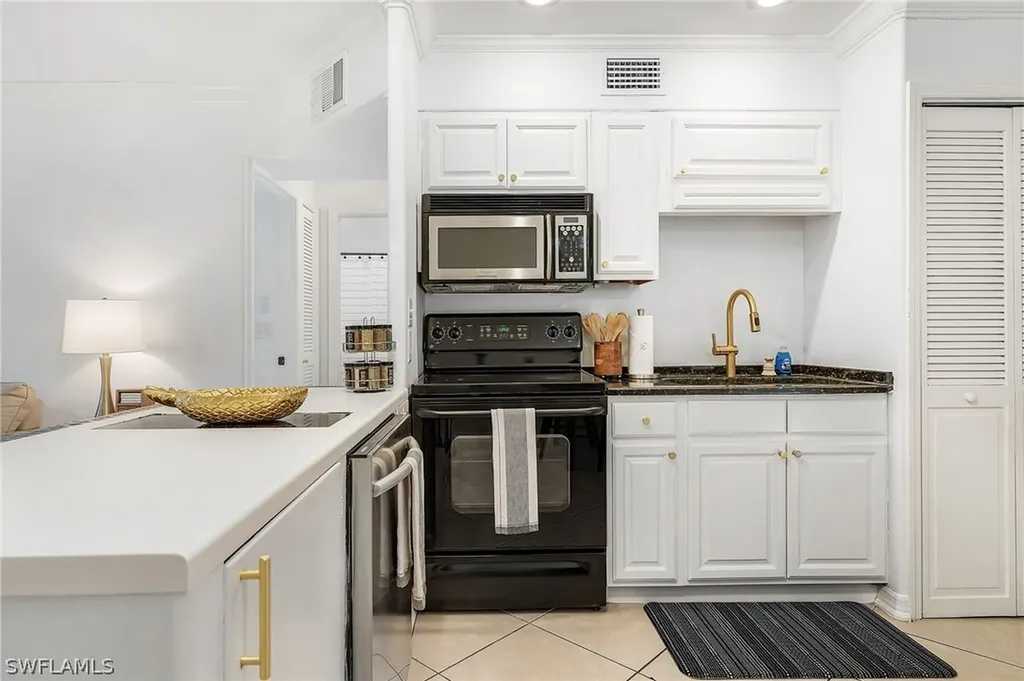 1011 11th Street N Naples FL 34102