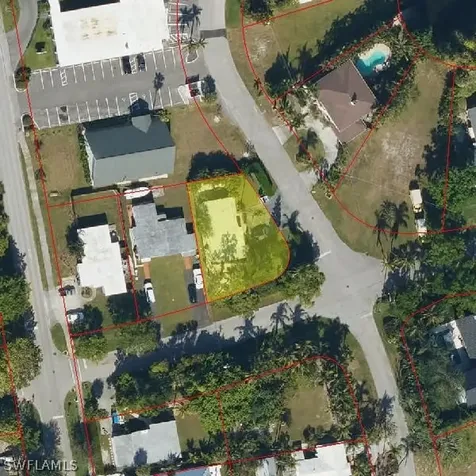 1011 11TH Street N Naples FL 34102