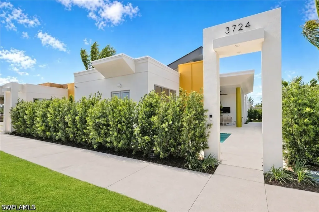 3724 Grove Circle Naples FL 34112