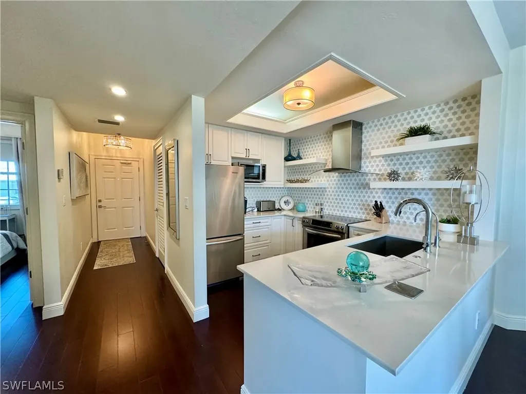 365 5th Avenue S Naples FL 34102