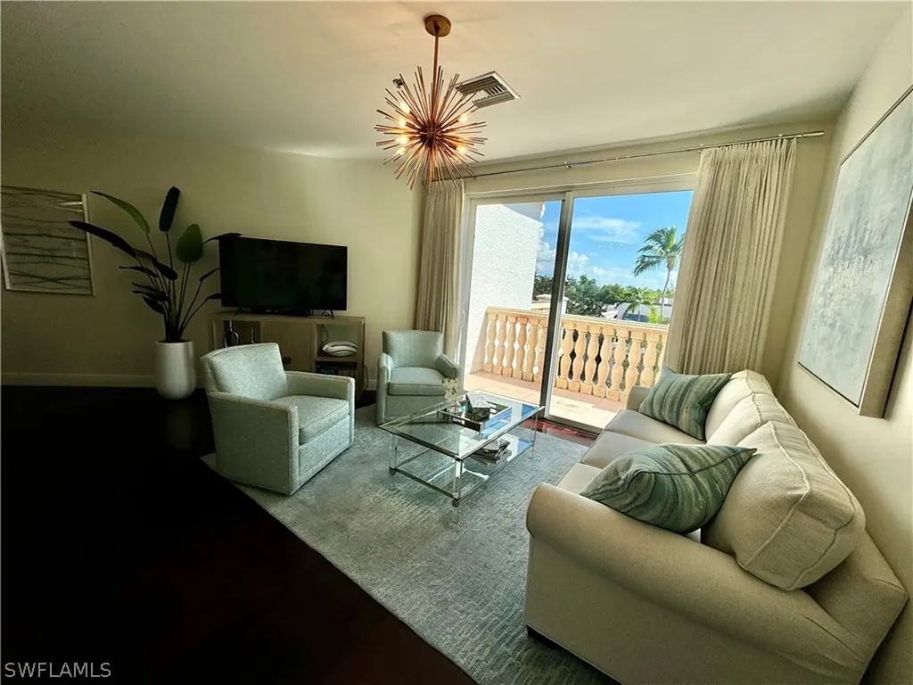 365 5th Avenue S Naples FL 34102