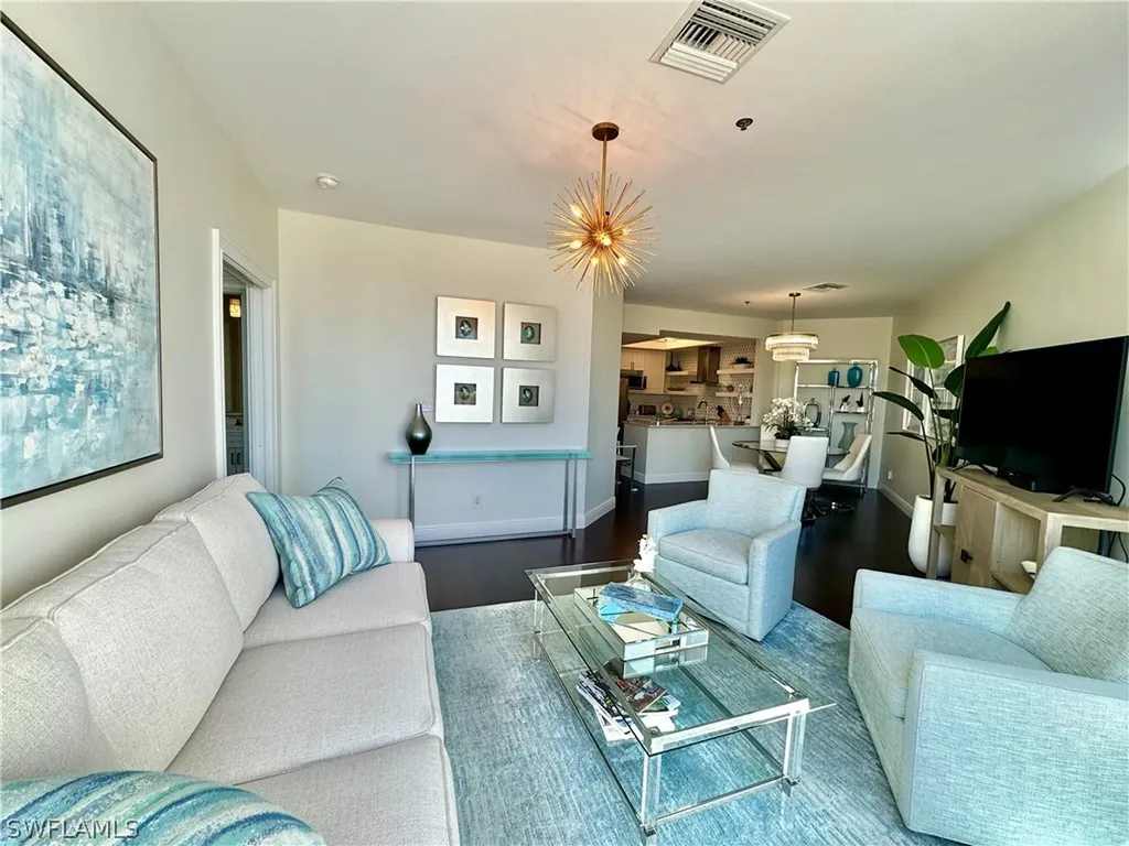 365 5th Avenue S Naples FL 34102