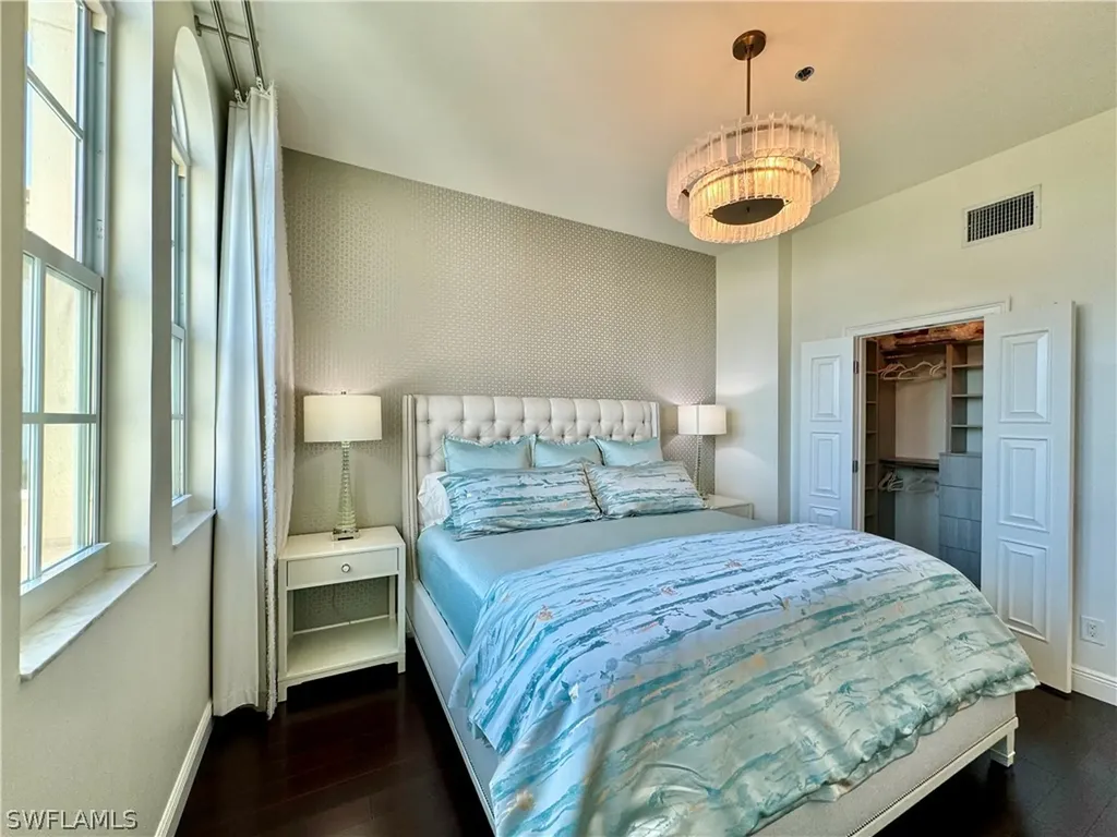 365 5th Avenue S Naples FL 34102