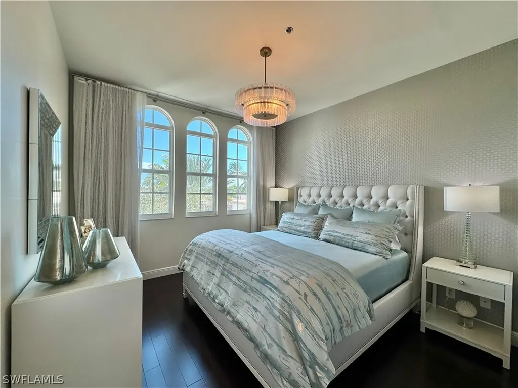 365 5th Avenue S Naples FL 34102