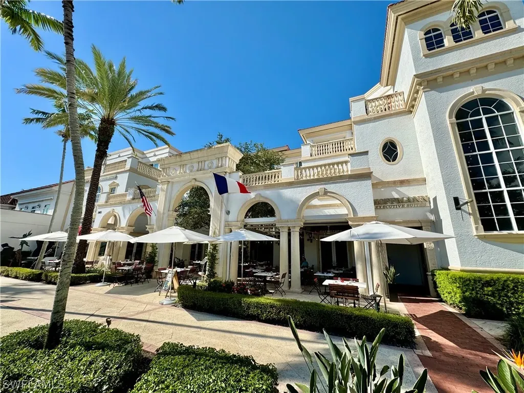 365 5th Avenue S Naples FL 34102