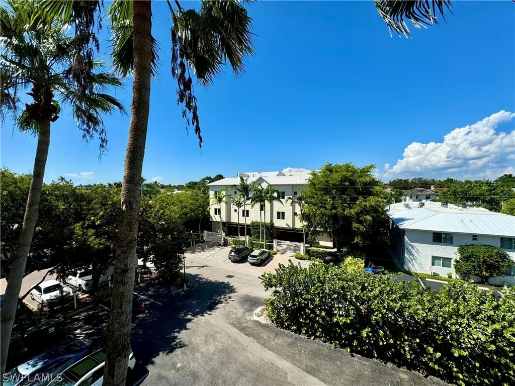 365 5th Avenue S Naples FL 34102