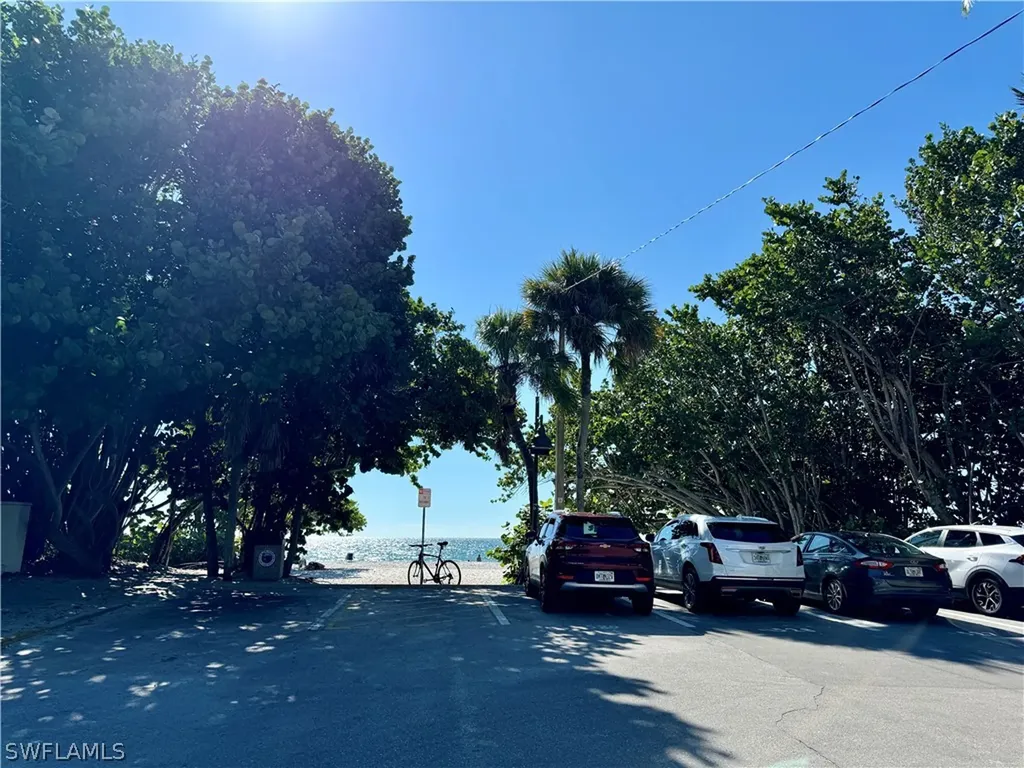 365 5th Avenue S Naples FL 34102