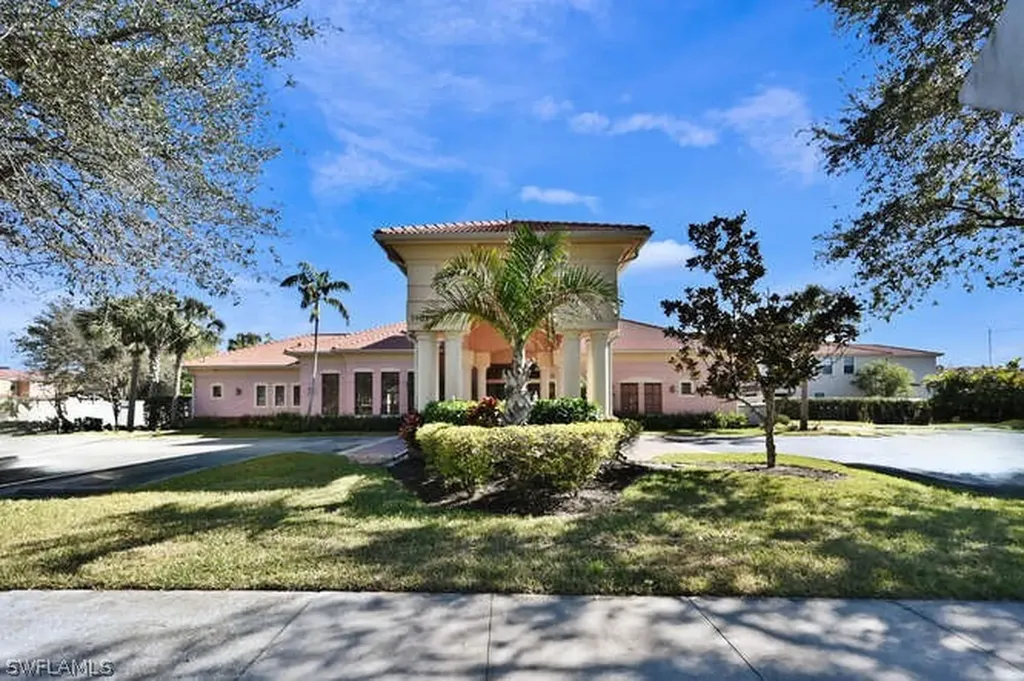 7368 Bristol Circle Naples FL 34120