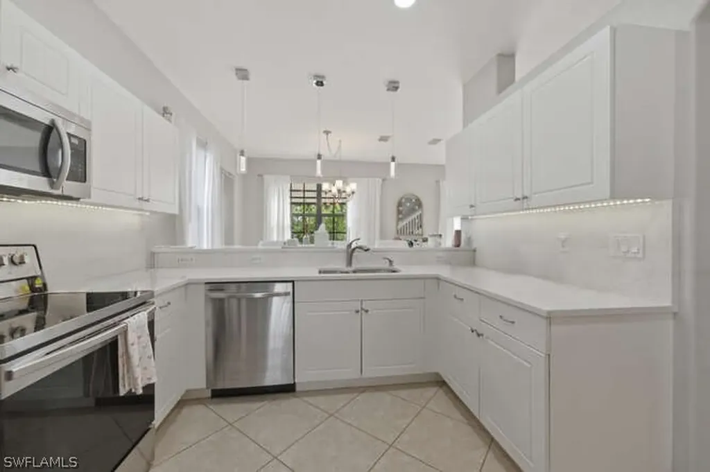 7368 Bristol Circle Naples FL 34120