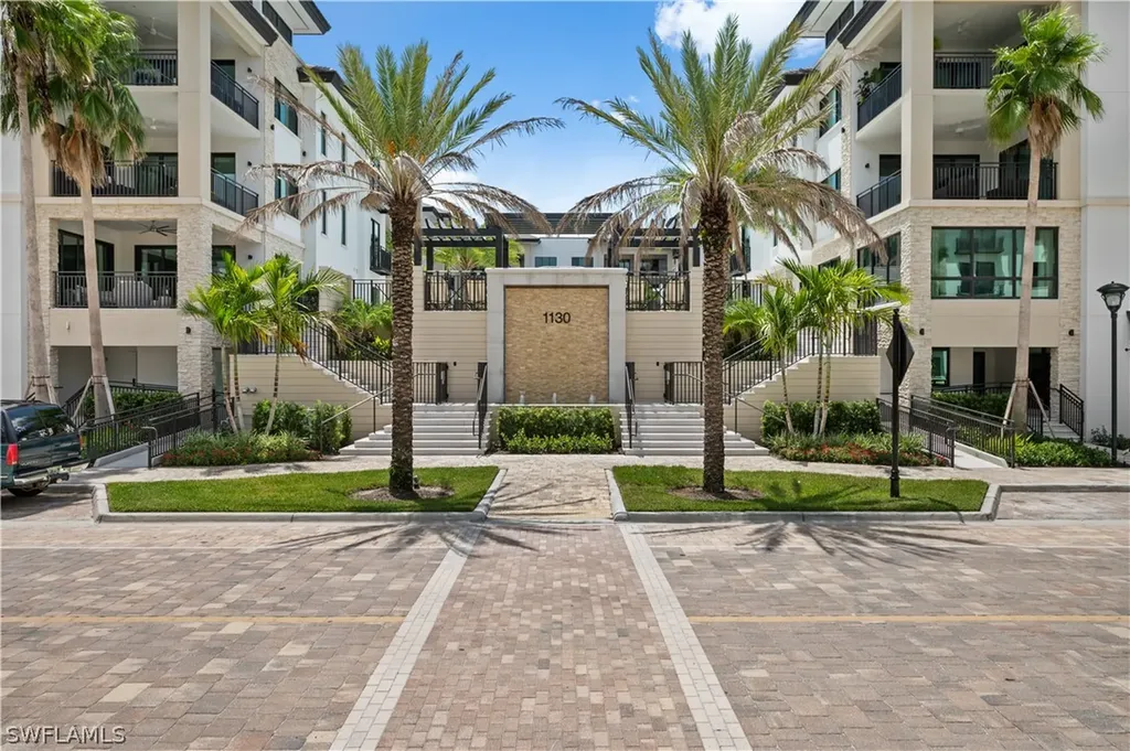1130 3rd Avenue S Naples FL 34102