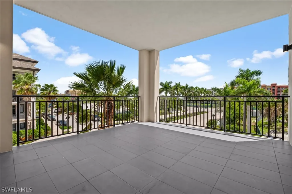 1130 3rd Avenue S Naples FL 34102