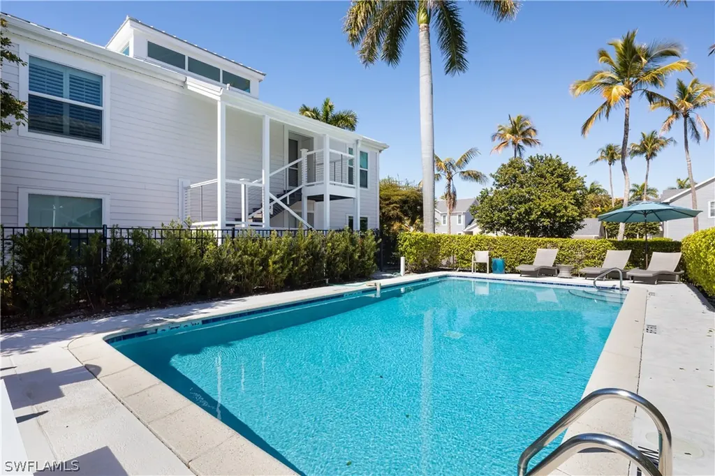 600 3rd Street S Naples FL 34102