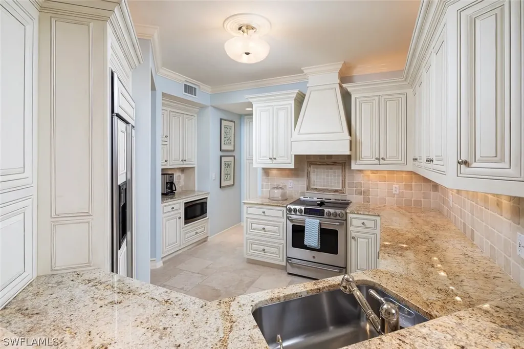 410 Flagship Naples FL 34108
