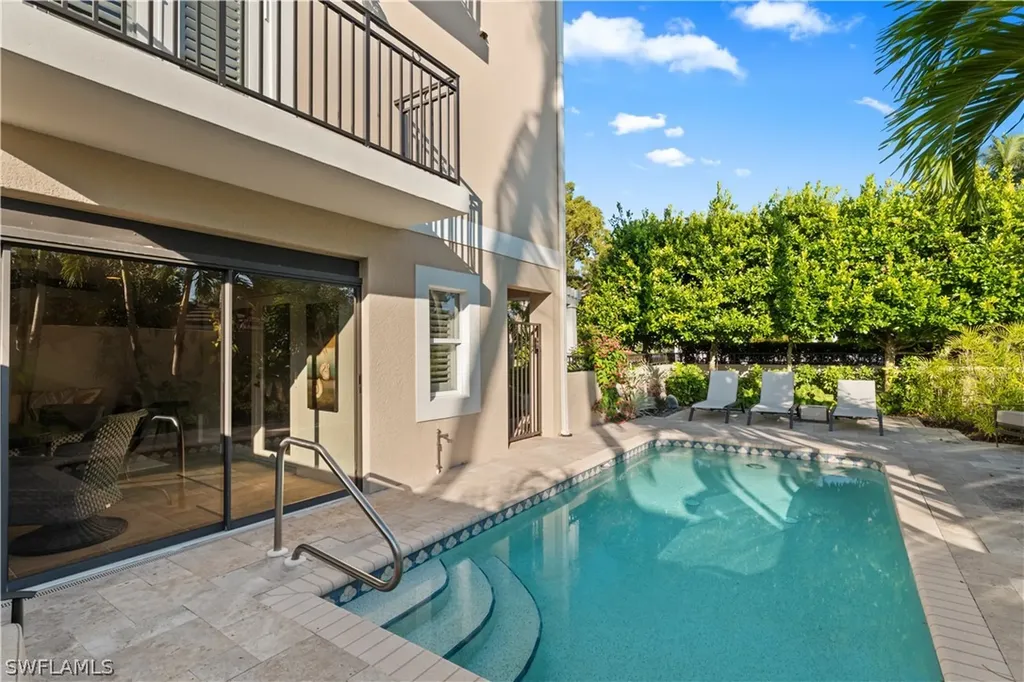 1104 6th Street S Naples FL 34102