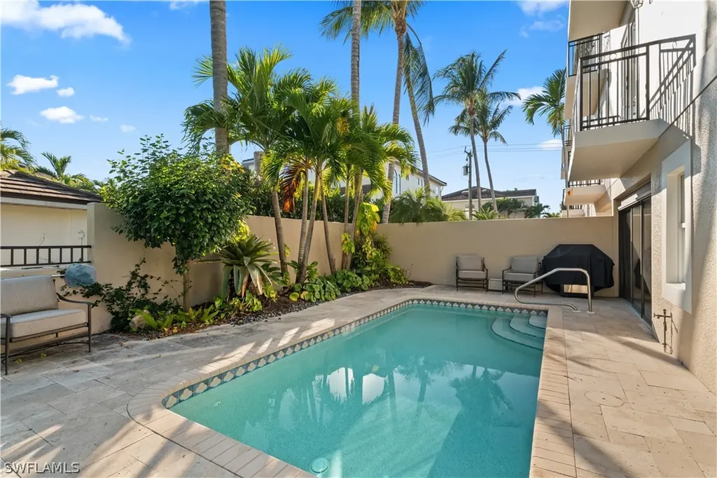 1104 6th Street S Naples FL 34102
