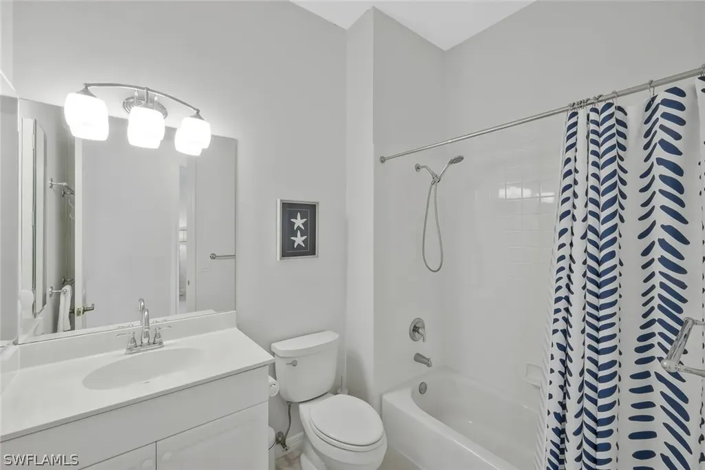 5095 Yacht Harbor Drive Naples FL 34112