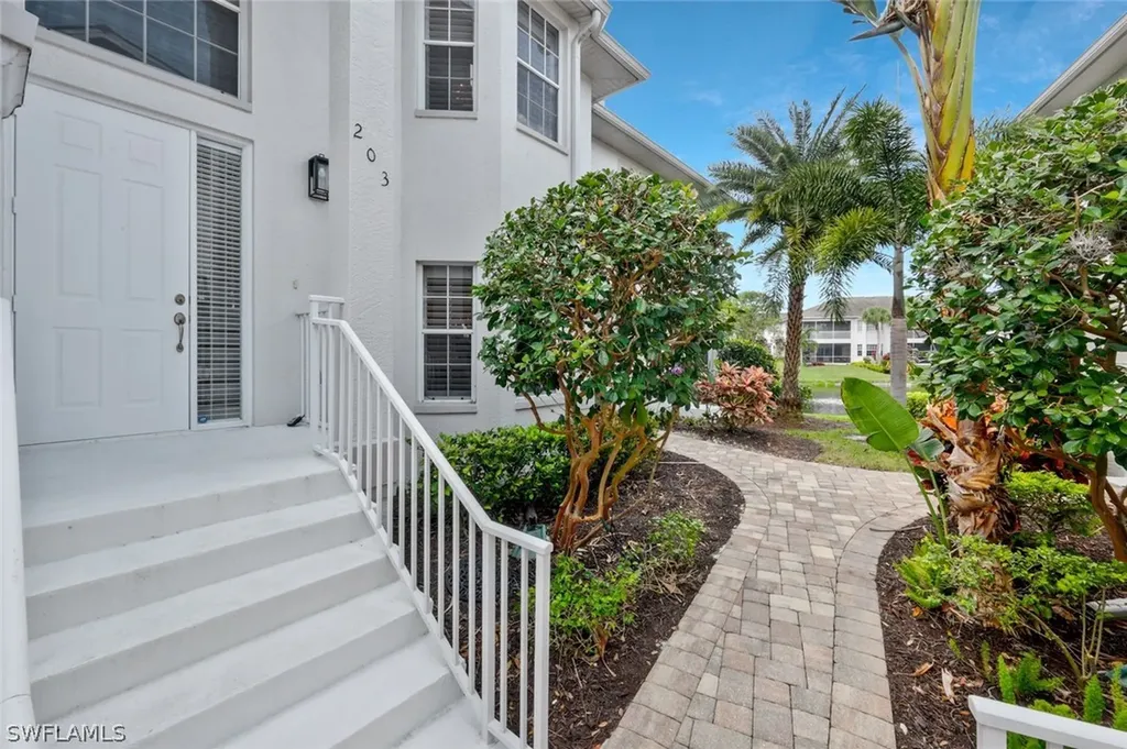 5095 Yacht Harbor Drive Naples FL 34112