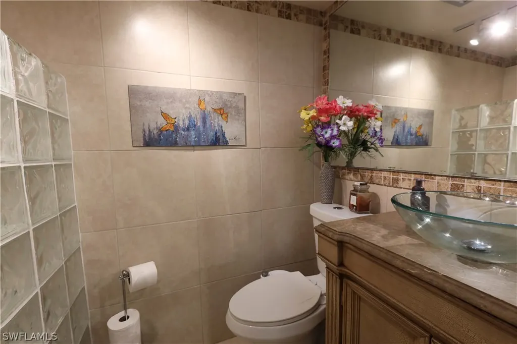 37 High Point Circle E Naples FL 34103