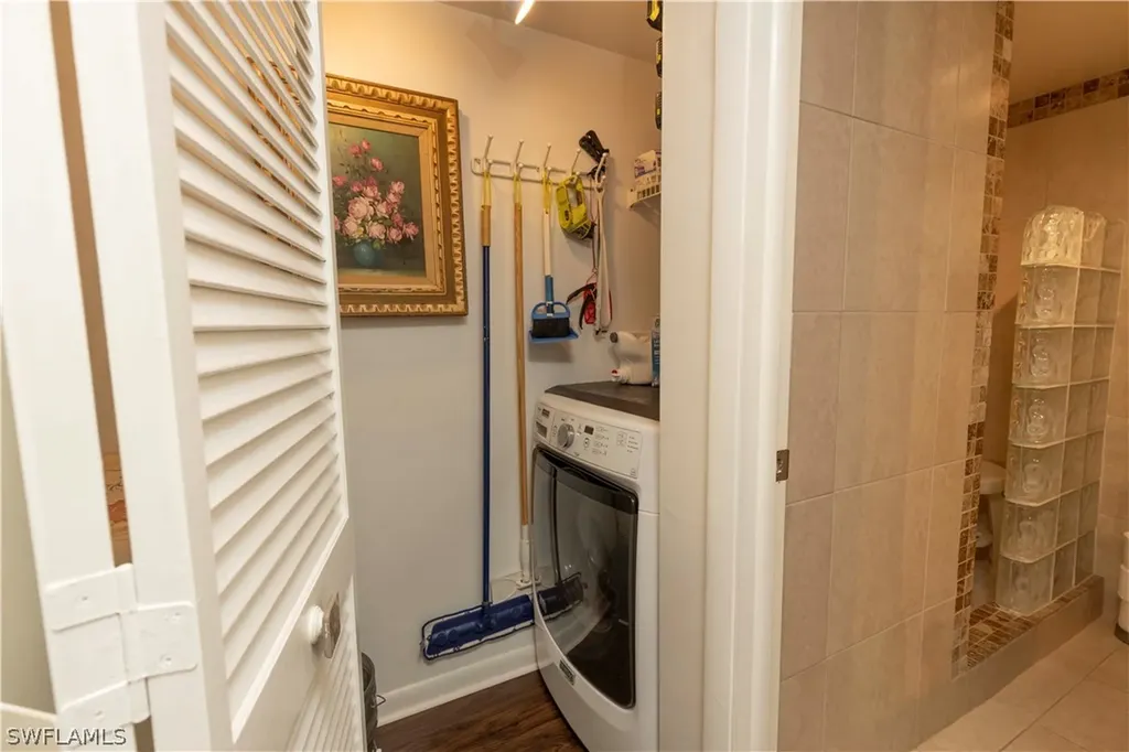 37 High Point Circle E Naples FL 34103