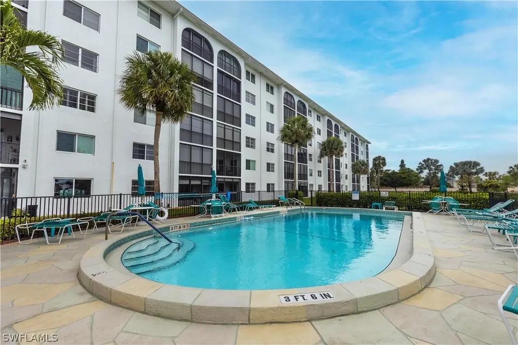 37 High Point Circle E Naples FL 34103