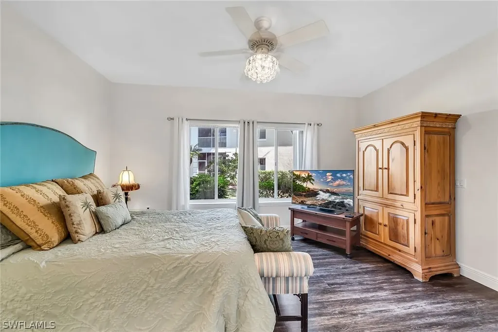 1360 Sweetwater Cove Naples FL 34110
