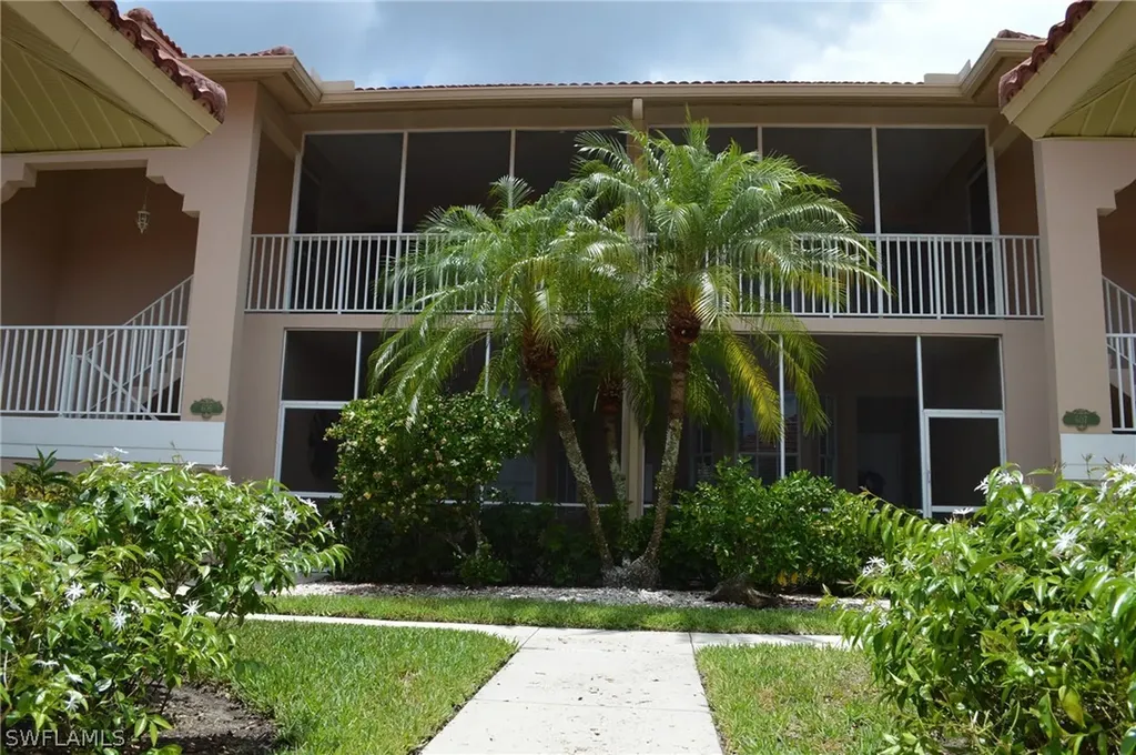 8055 Tiger Cove Naples FL 34113