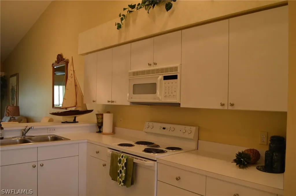 8055 Tiger Cove Naples FL 34113