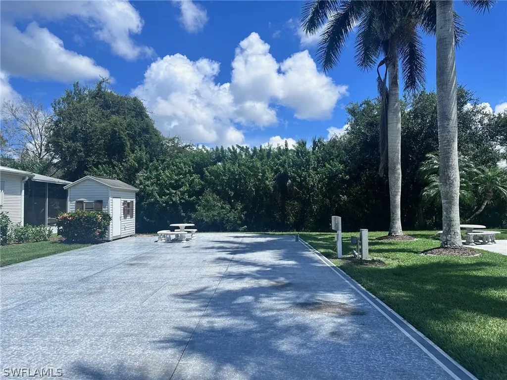 1008 Diamond Lake Circle Naples FL 34114