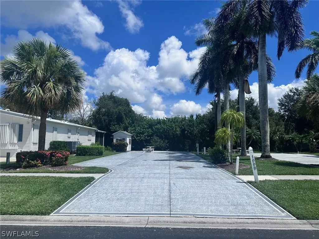 1008 Diamond Lake Circle Naples FL 34114