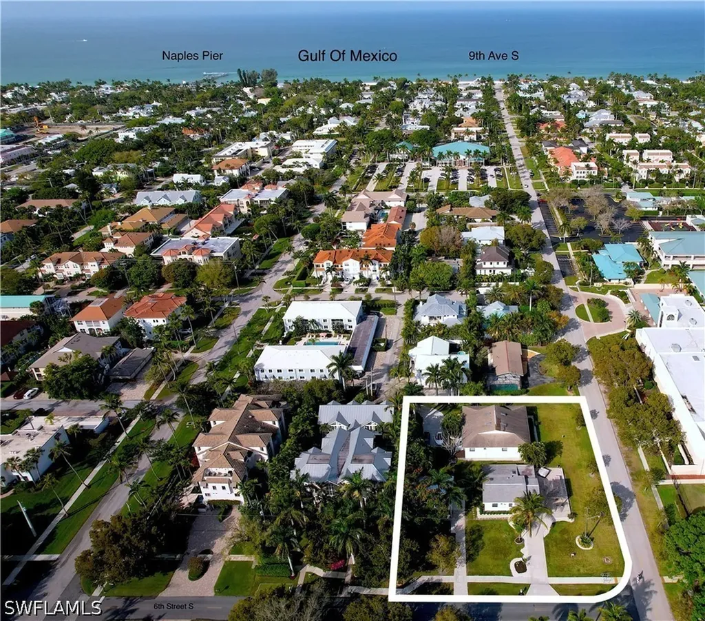 560 9th Avenue S Naples FL 34102