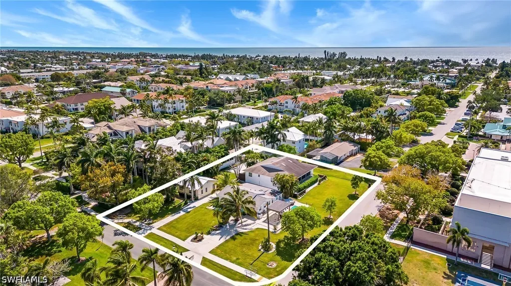 560 9th Avenue S Naples FL 34102